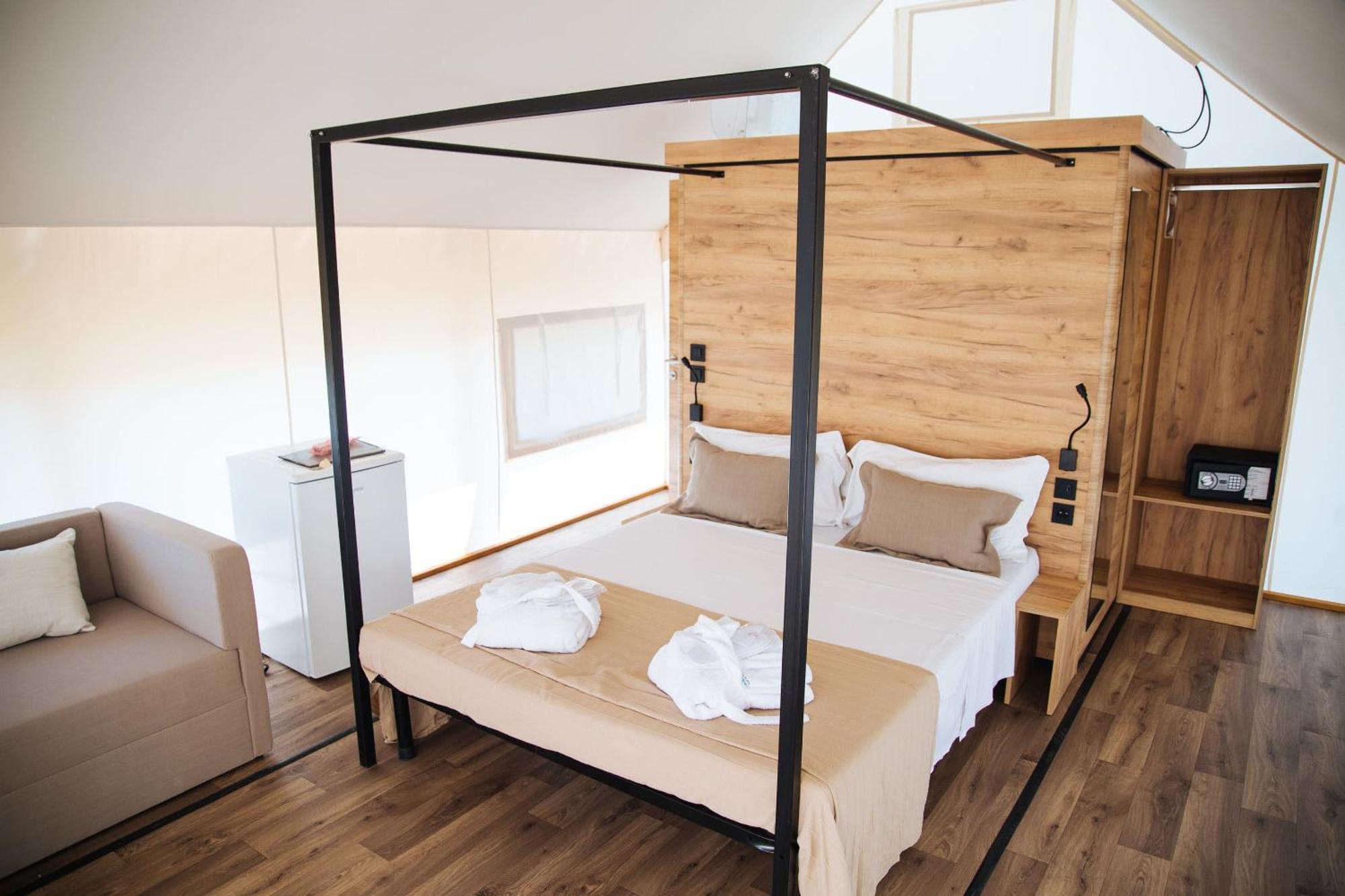 Nabi Resort Glamping & Spa Castel Volturno Exterior foto